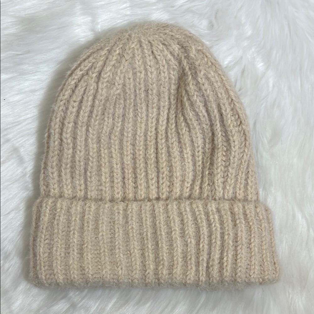 Treasure & Bond Cream Outdoor Winter Cozy Knit Beanie